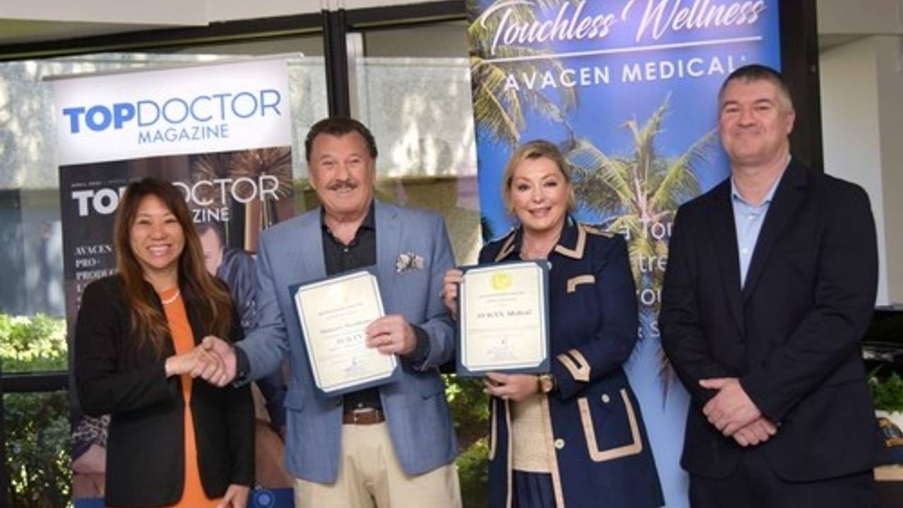 AVACEN medical founders and city officials